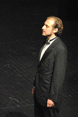 Ian Pomerantz, bass-baritone