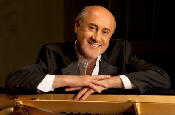 Dmitry Rachmanov, piano