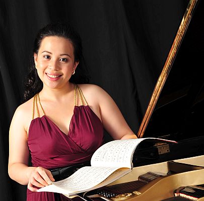 Cicilia Yudha, piano